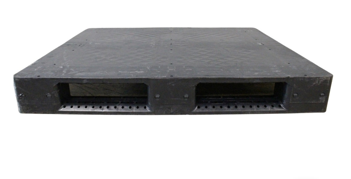48x40 Solid Top Plastic Pallets